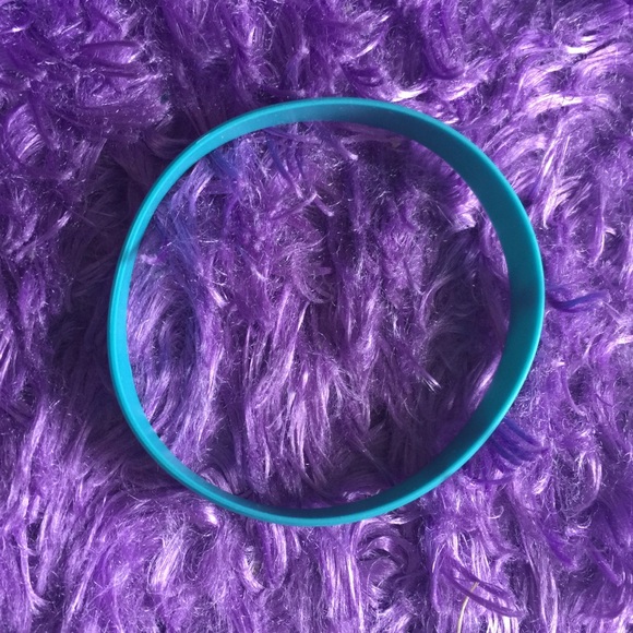 Blue “Sweet” silicone bracelet - Picture 2 of 4